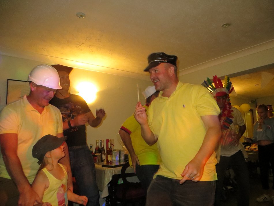 yellow_party_essex_air_ambulance_feering_2016-09-24 19-12-11